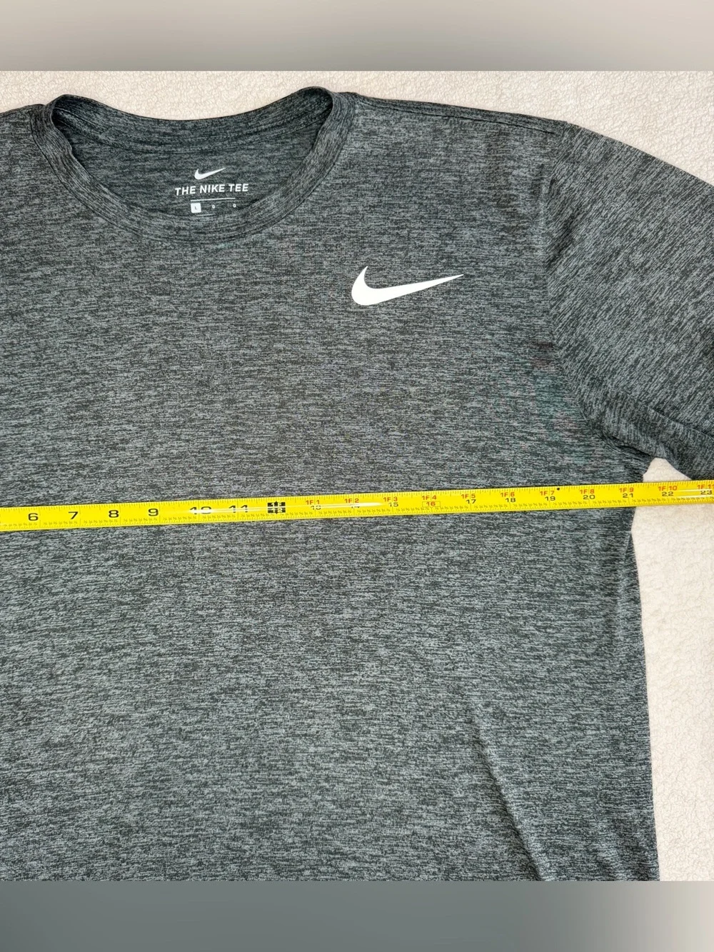 Nike Mens Size Large Dri-FIT Training T-Shirt Gray Short Sleeve Athletic
